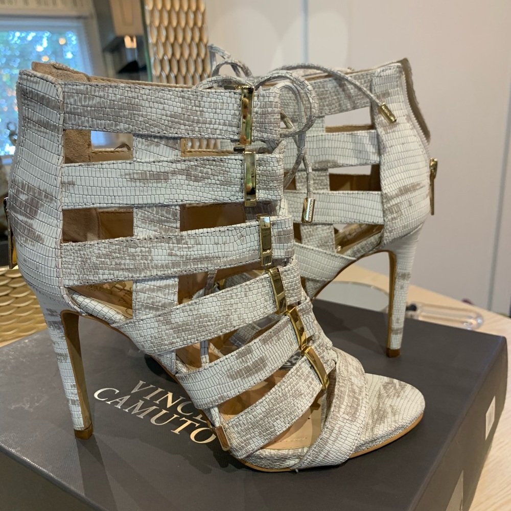Vince Camuto booties size 6,5
